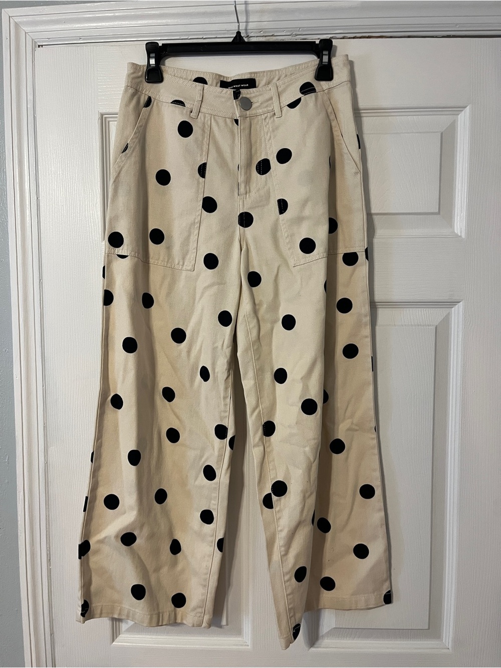 Who What Wear Beige Wide-Leg Cargo Pants with Black Polka Dots